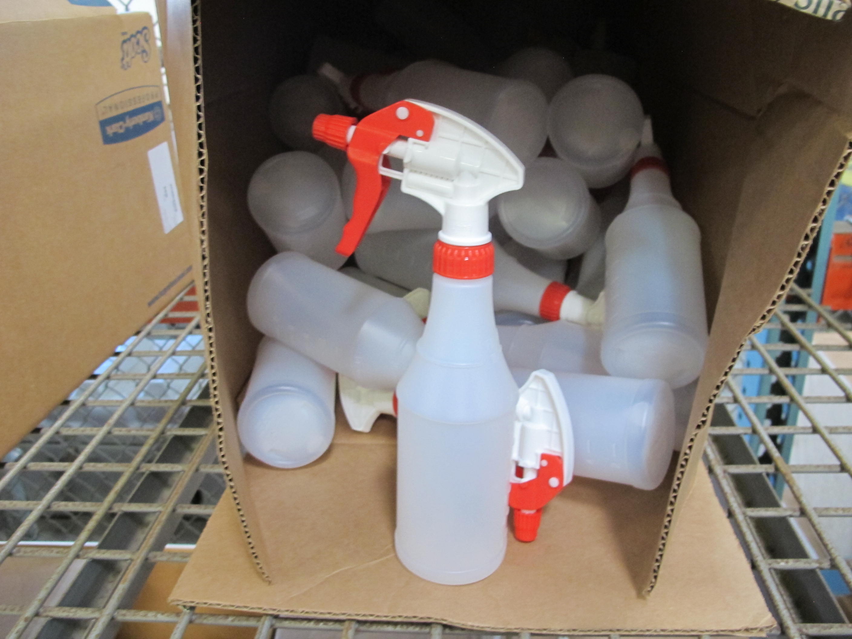 LOT TO INCLUDE: (20) PURELL HAND SANITIZER, (32) HAND SOAP, HAND GREASE CLEANER, (20) BIG BLU LEAK DETECTOR, TRASH CAN LIDS, DUST PANS, EMPTY SPRAY BOTTLES. LOADING & HANDLING FEE $15-4200